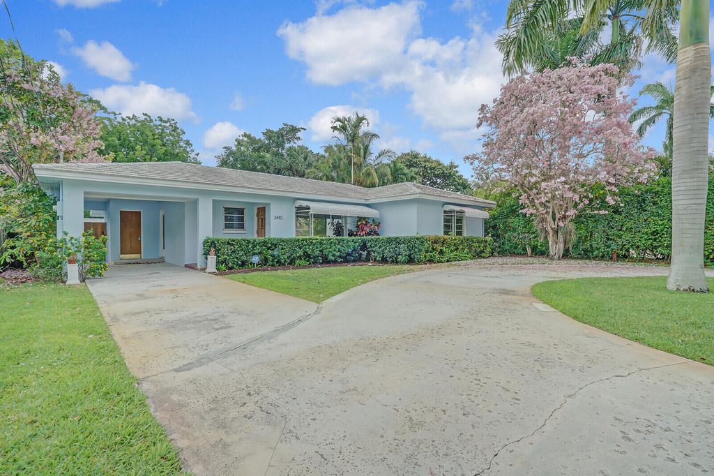 Photo of 3410 Poinsettia Avenue, West Palm Beach, FL 33407 (MLS # R10988837)