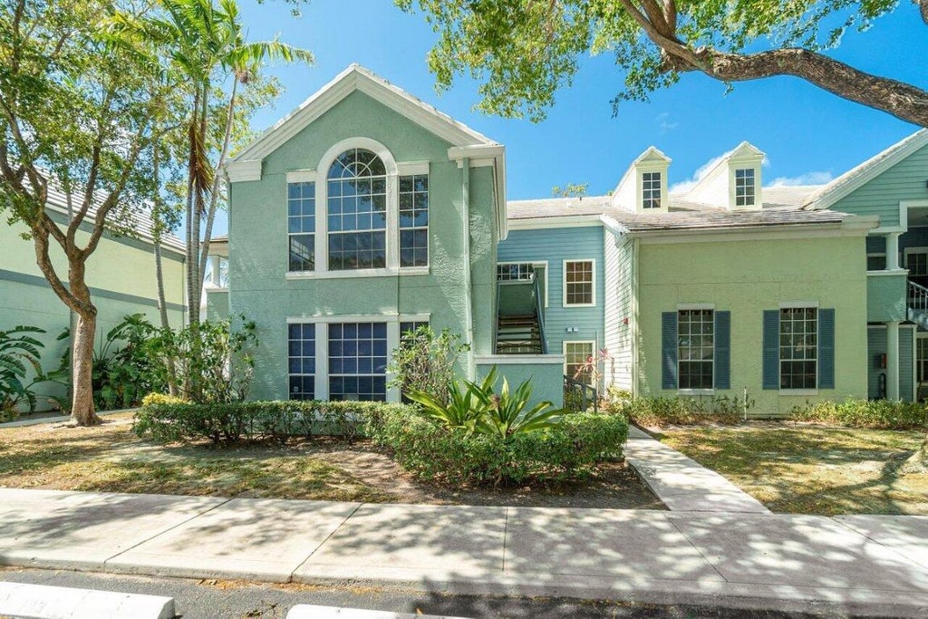 Photo of 1275 Crystal Way #B, Delray Beach, FL 33444 (MLS # R11142169)