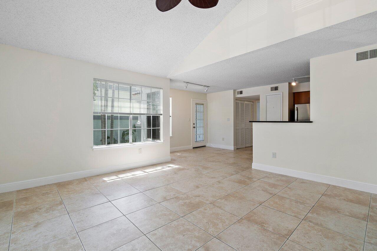 BAHIA AT DELRAY CONDO - Residential Lease