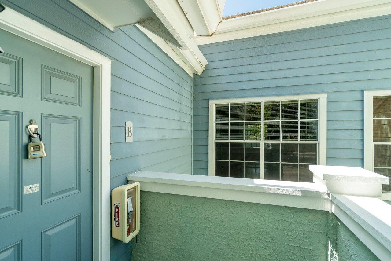 BAHIA AT DELRAY CONDO - Residential Lease