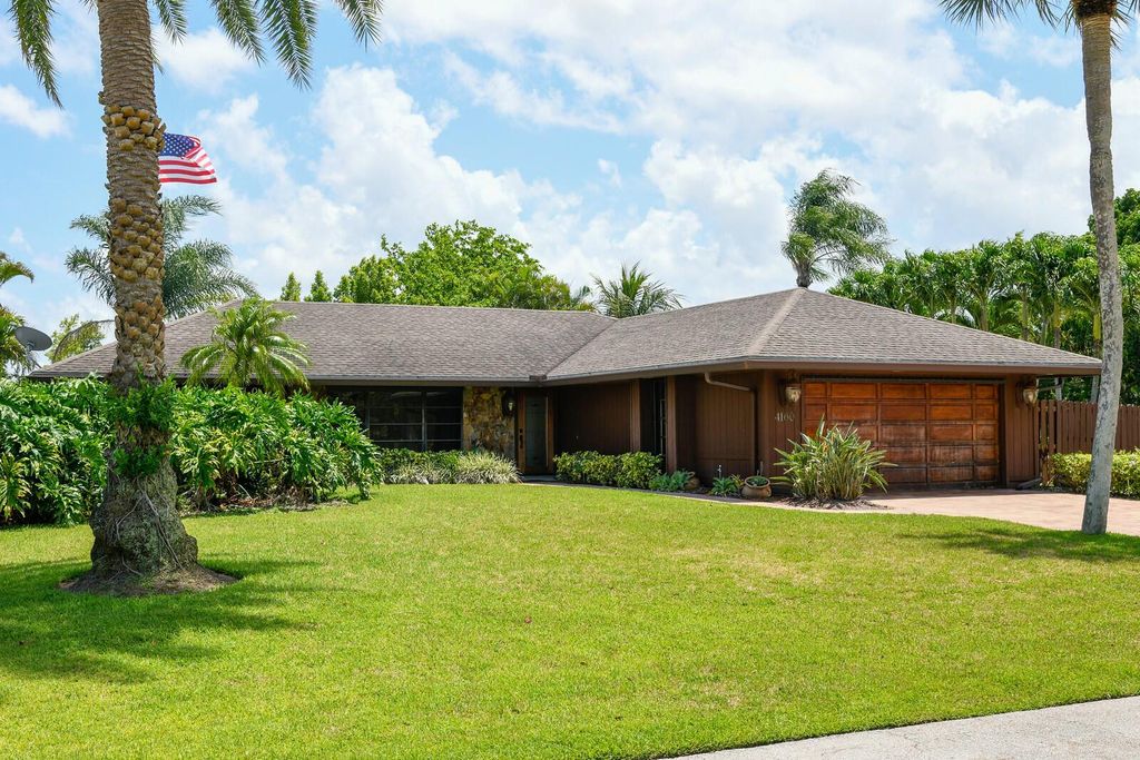 Photo of 4160 Cedar Avenue, Palm Beach Gardens, FL 33410 (MLS # R11099554)
