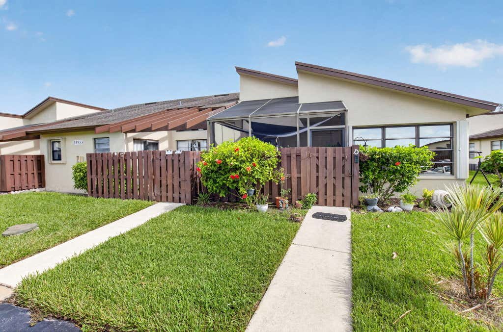 Photo of 13953 NESTING Way #D, Delray Beach, FL 33484 (MLS # B26060785)