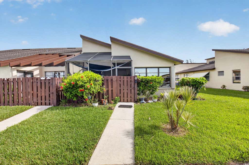 Photo of 13953 NESTING Way #D, Delray Beach, FL 33484 (MLS # B26060785)
