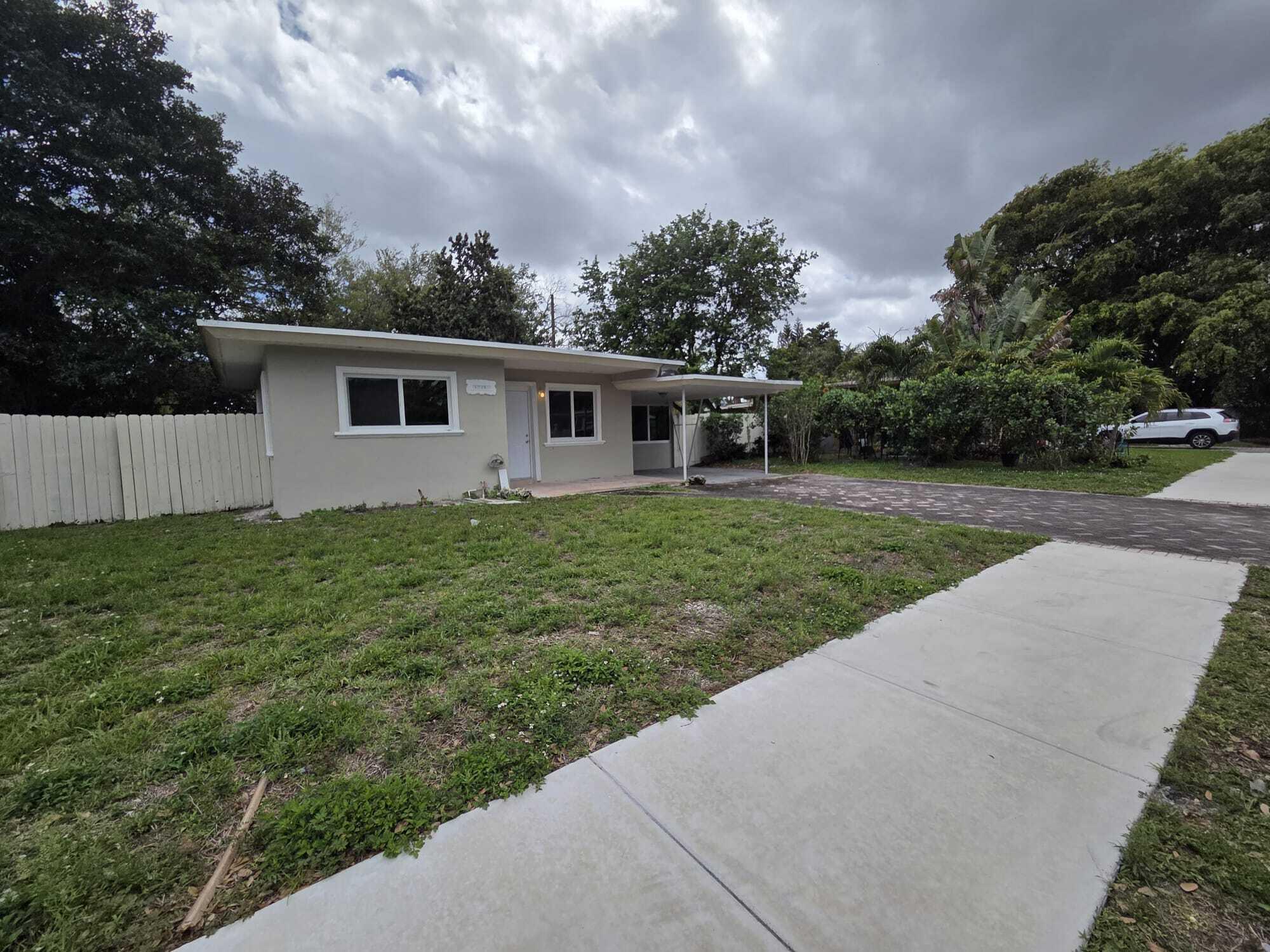 PLAYLAND COUNTRY ESTATES - Residential Lease