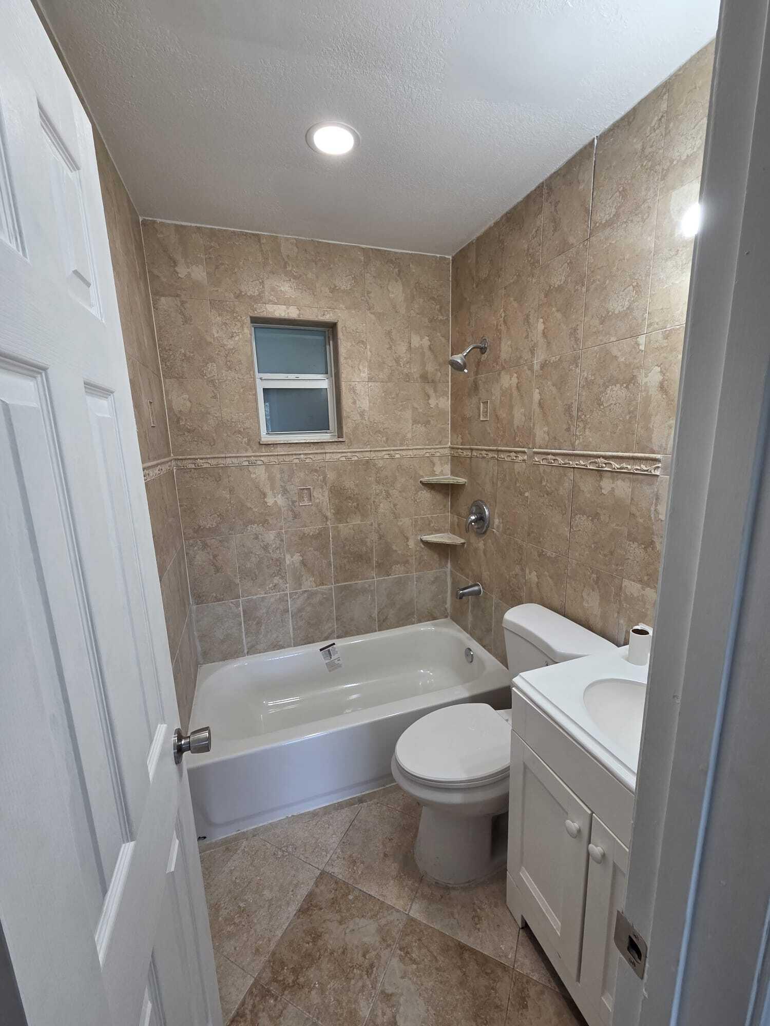 PLAYLAND COUNTRY ESTATES - Residential Lease