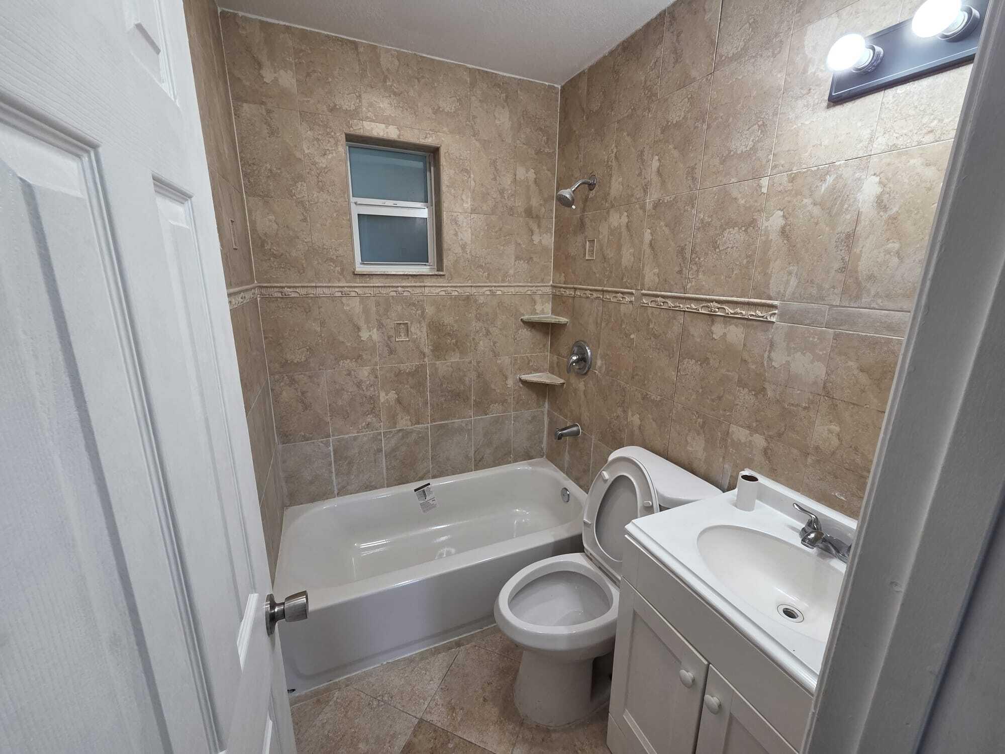 PLAYLAND COUNTRY ESTATES - Residential Lease