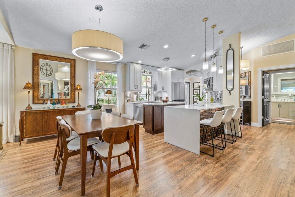 Photo of 8286 Old Forest Road, Palm Beach Gardens, FL 33410 (MLS # R10968498)