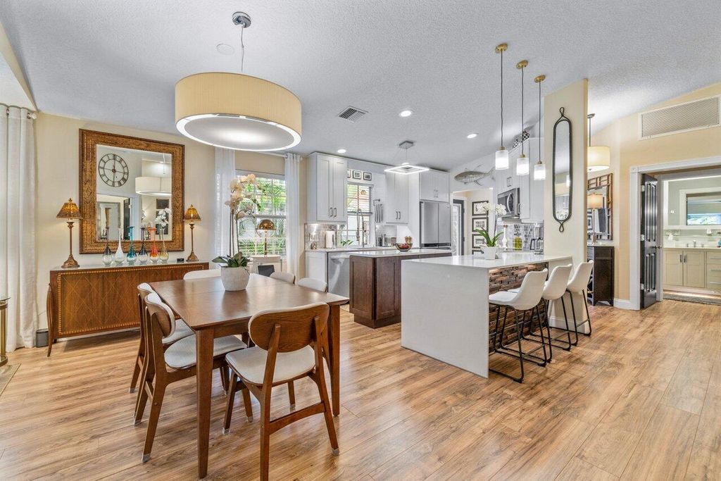 Photo of 8286 Old Forest Road, Palm Beach Gardens, FL 33410 (MLS # R10968498)