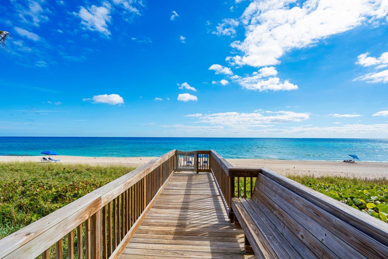 VILLAS AT 4001 NORTH OCEAN CONDO - Residential