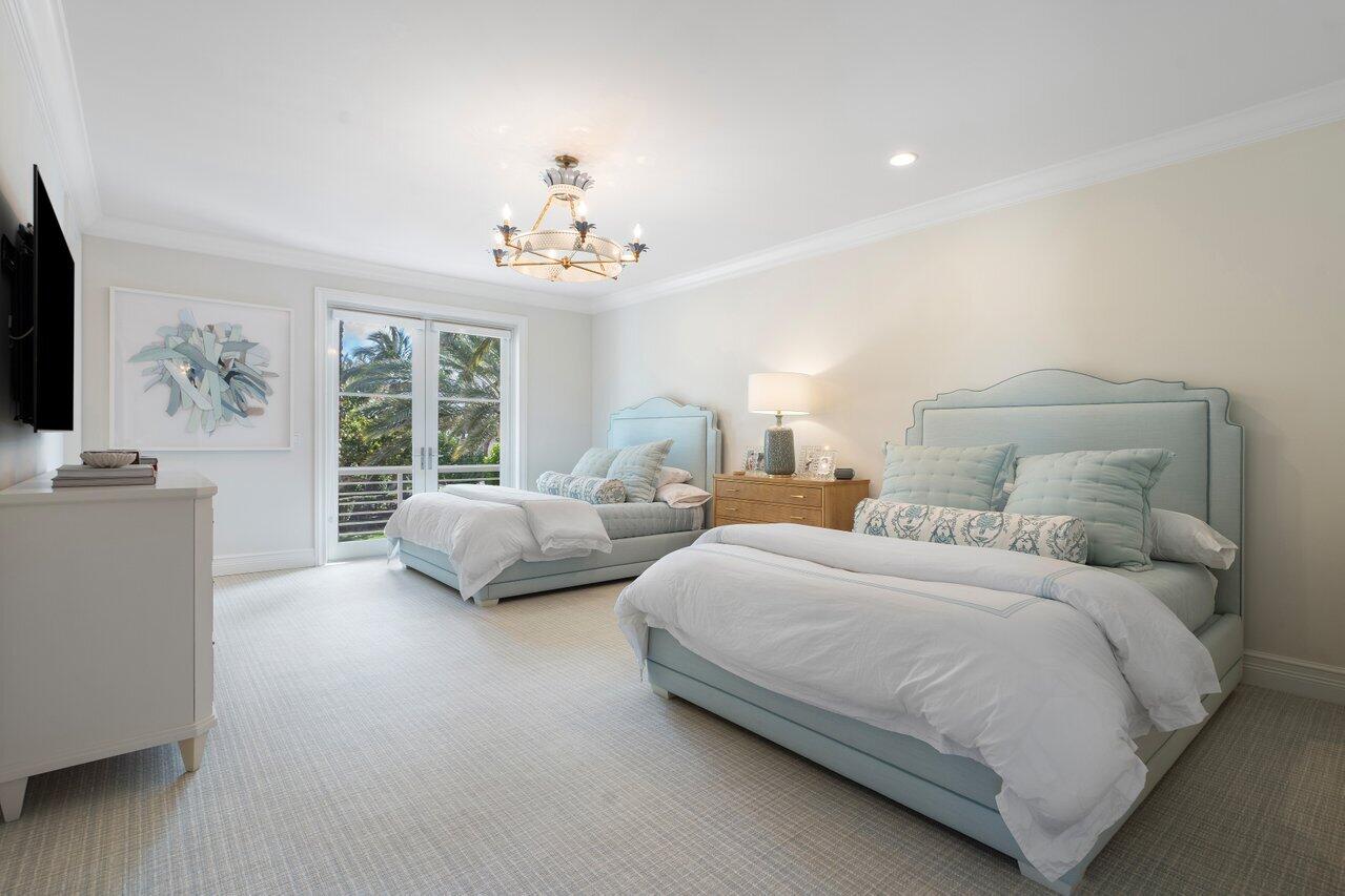 VILLAS AT 4001 NORTH OCEAN CONDO - Residential