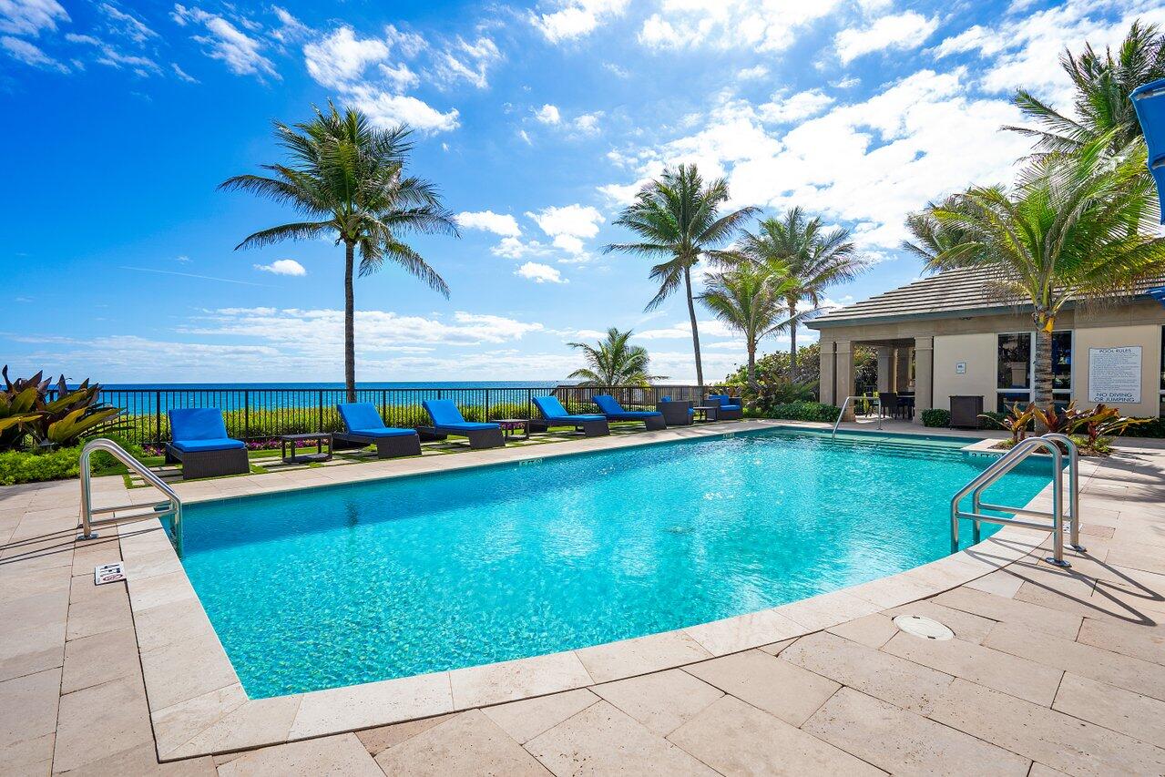 VILLAS AT 4001 NORTH OCEAN CONDO - Residential