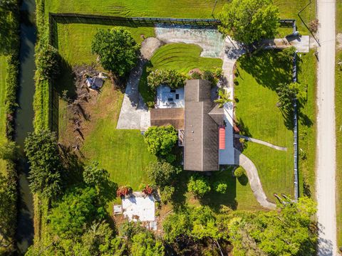 A home in Loxahatchee