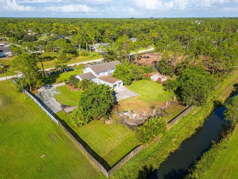 A home in Loxahatchee