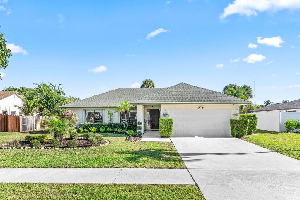 Photo of 17294 Lake Park Road, Boca Raton, FL 33487 (MLS # R11146265)
