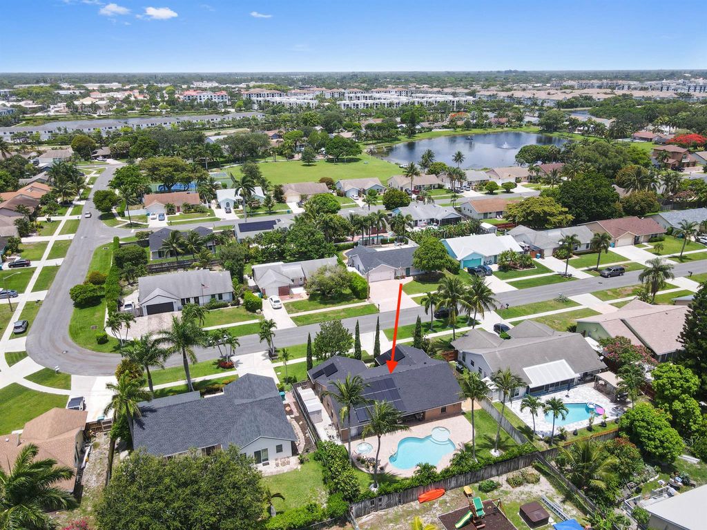 Photo of 946 NW 10th Street, Boynton Beach, FL 33426 (MLS # R11096991)