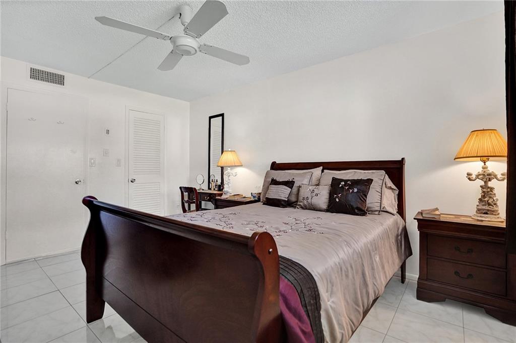 SUNRISE LAKES PHASE 1 - Residential