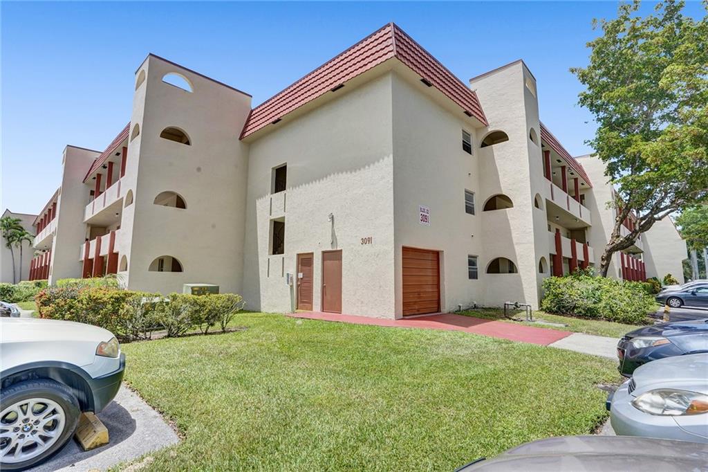 SUNRISE LAKES PHASE 1 - Residential