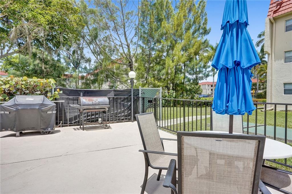 SUNRISE LAKES PHASE 1 - Residential