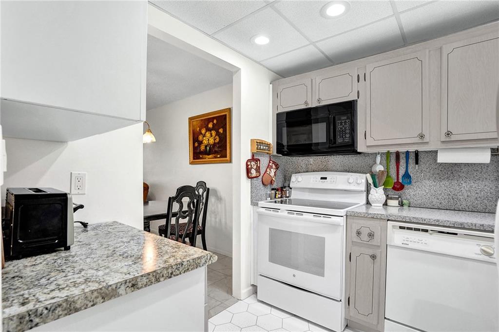 SUNRISE LAKES PHASE 1 - Residential