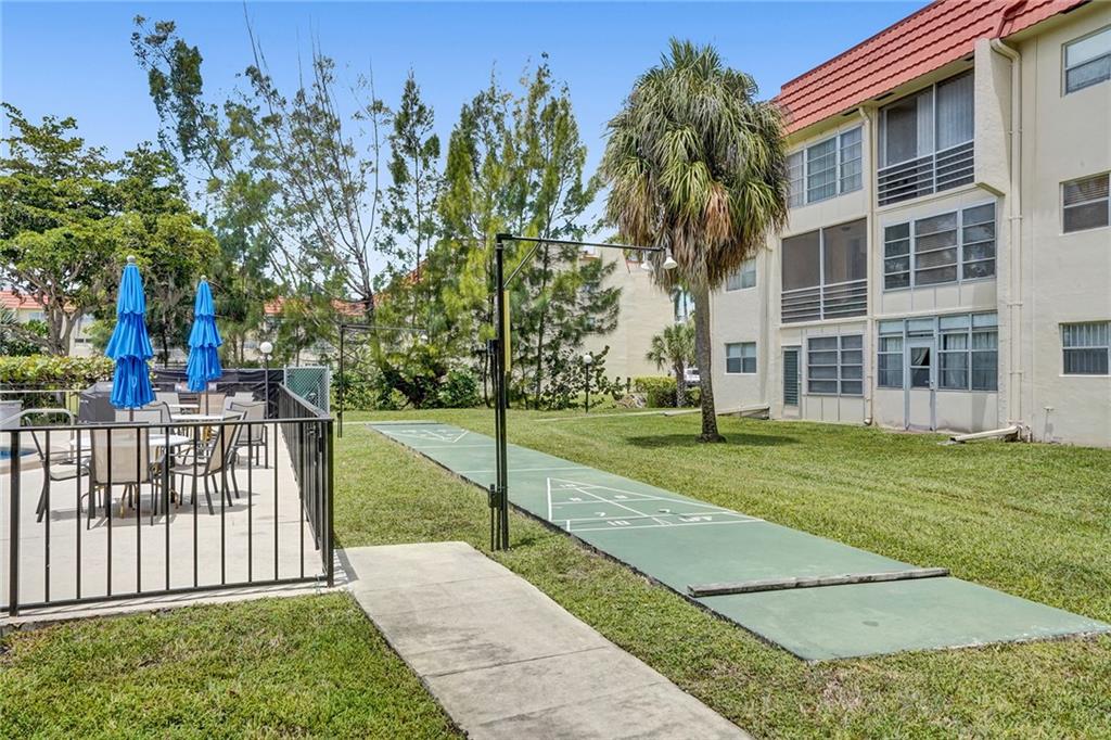 SUNRISE LAKES PHASE 1 - Residential