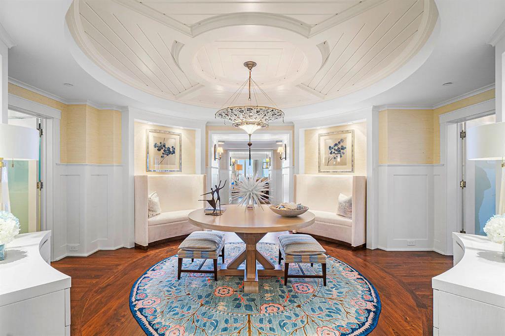 TWO THOUSAND CONDO - Residential