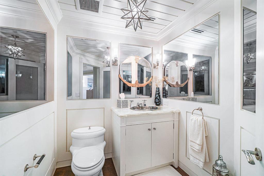 TWO THOUSAND CONDO - Residential