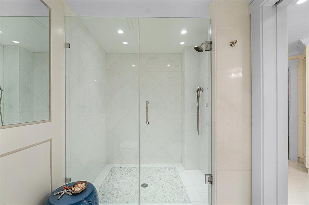 TWO THOUSAND CONDO - Residential