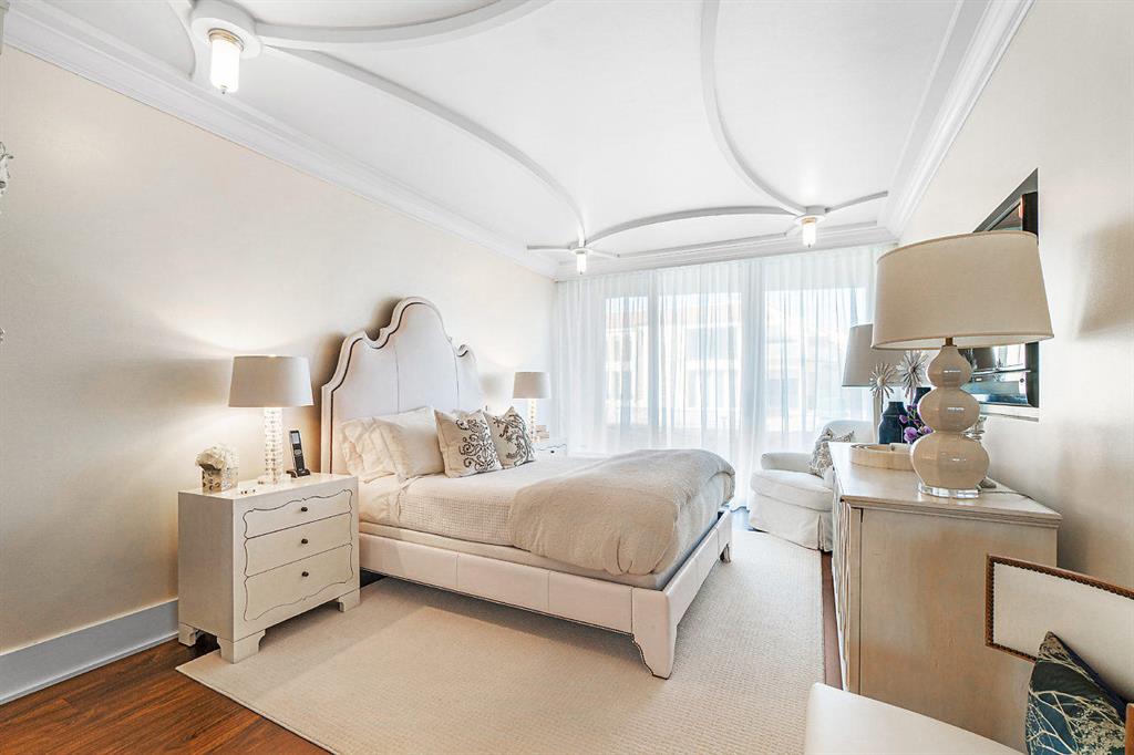 TWO THOUSAND CONDO - Residential