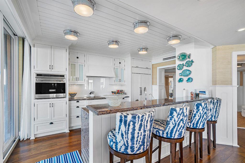 TWO THOUSAND CONDO - Residential