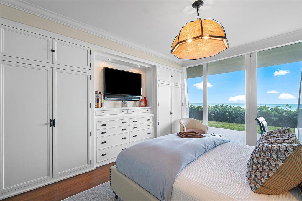 TWO THOUSAND CONDO - Residential