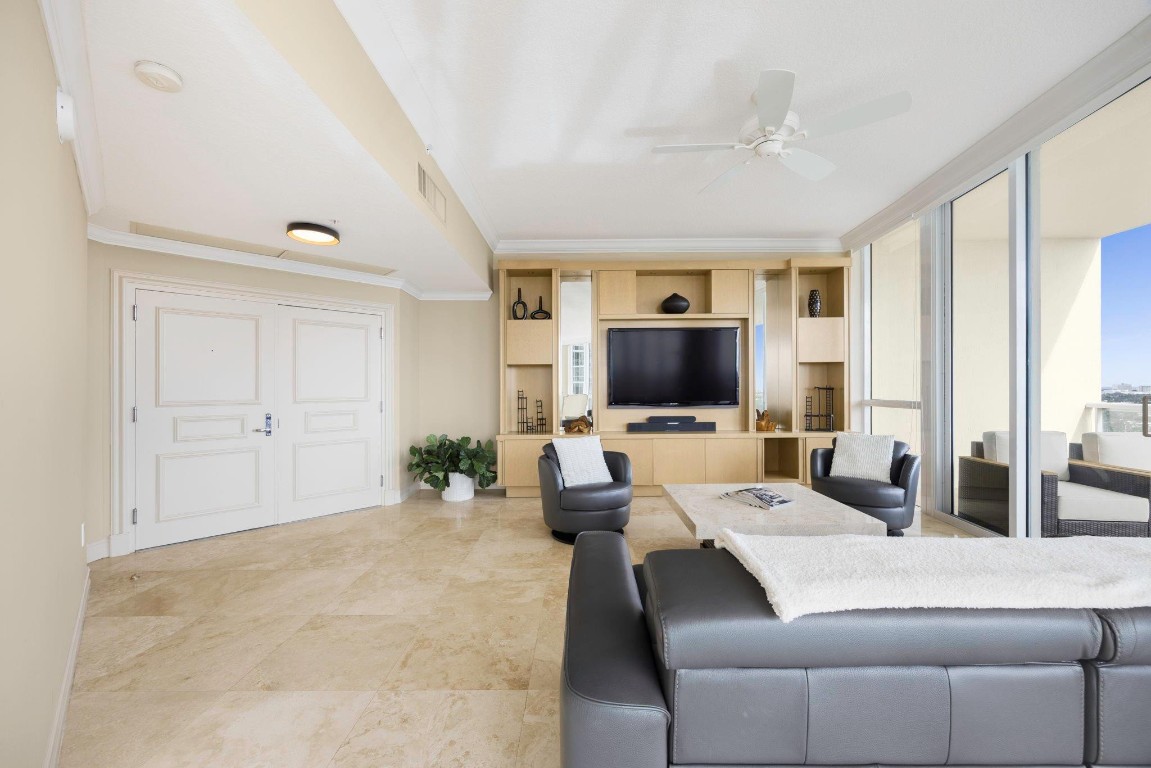 111 SE 8th Avenue PH-1701