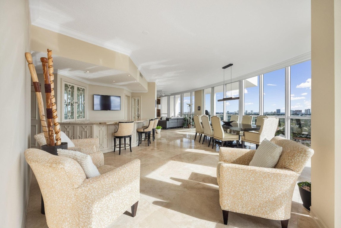 111 SE 8th Avenue PH-1701