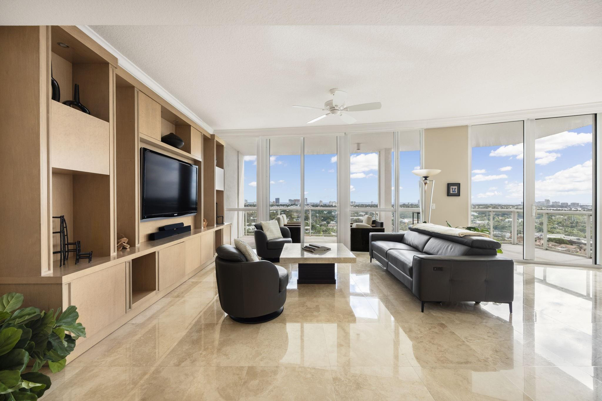 111 SE 8th Avenue PH-1701