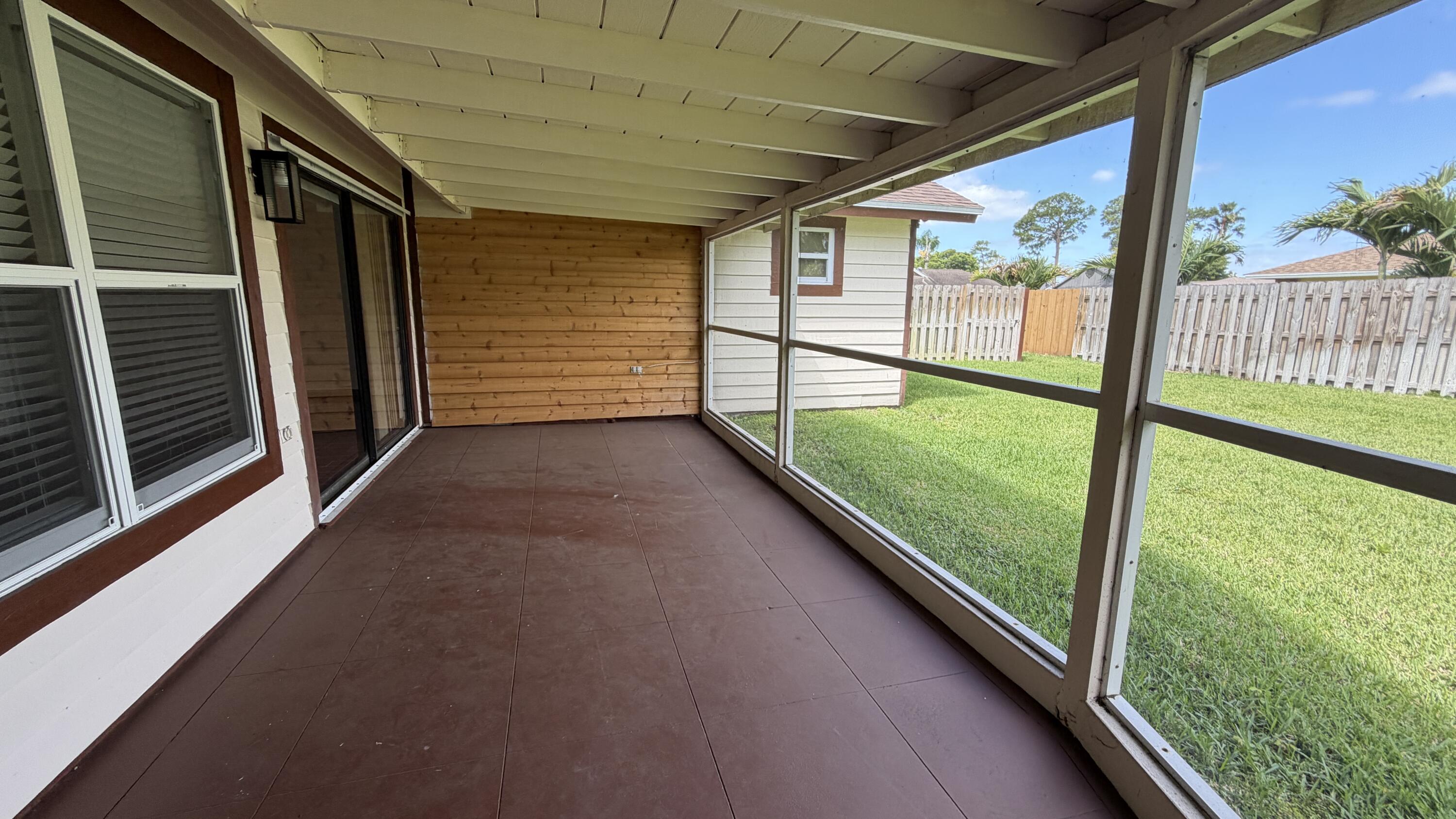 SUGAR POND MANOR OF WELLINGTON - Residential