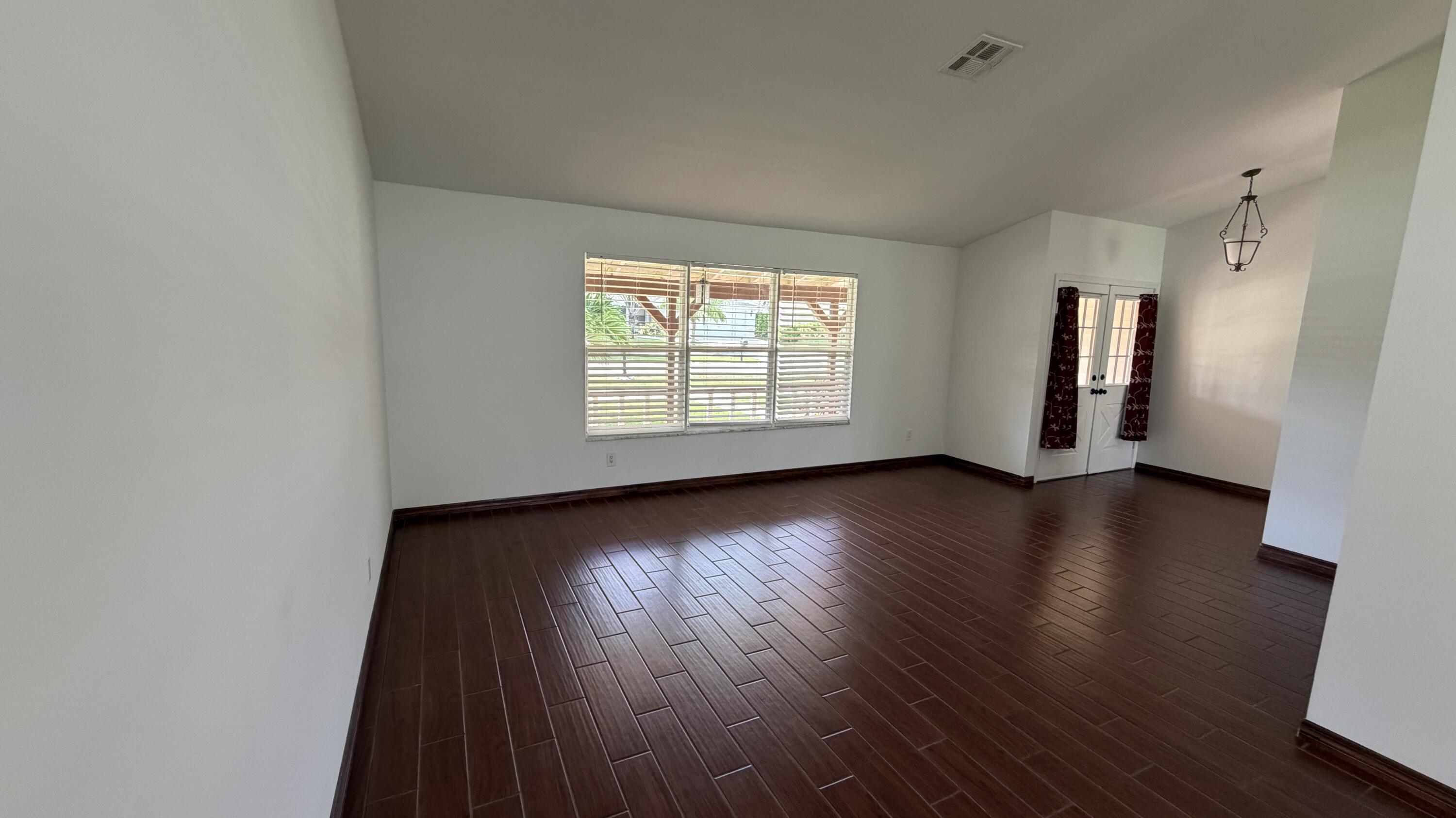 SUGAR POND MANOR OF WELLINGTON - Residential