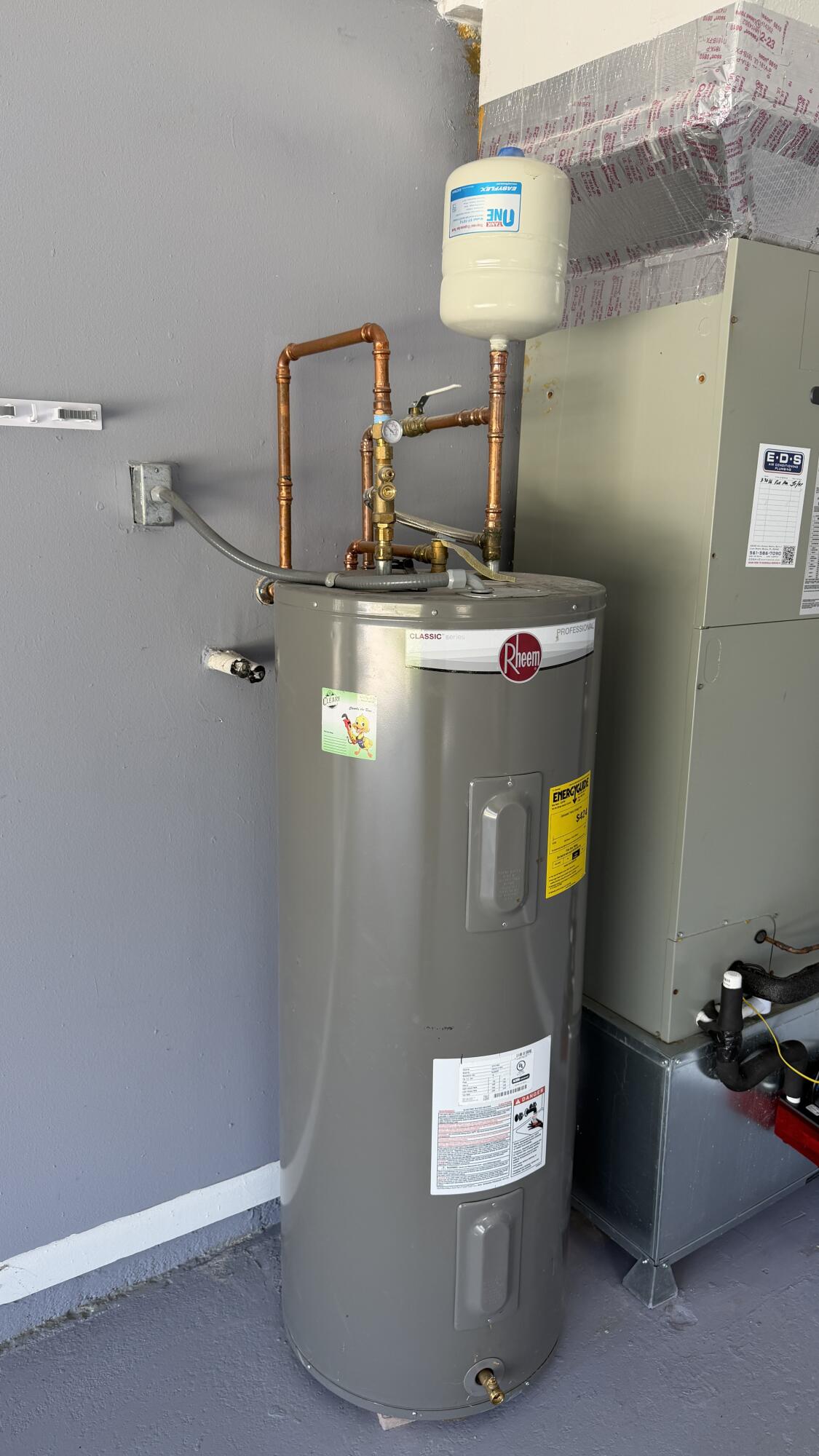 SUGAR POND MANOR OF WELLINGTON - Residential