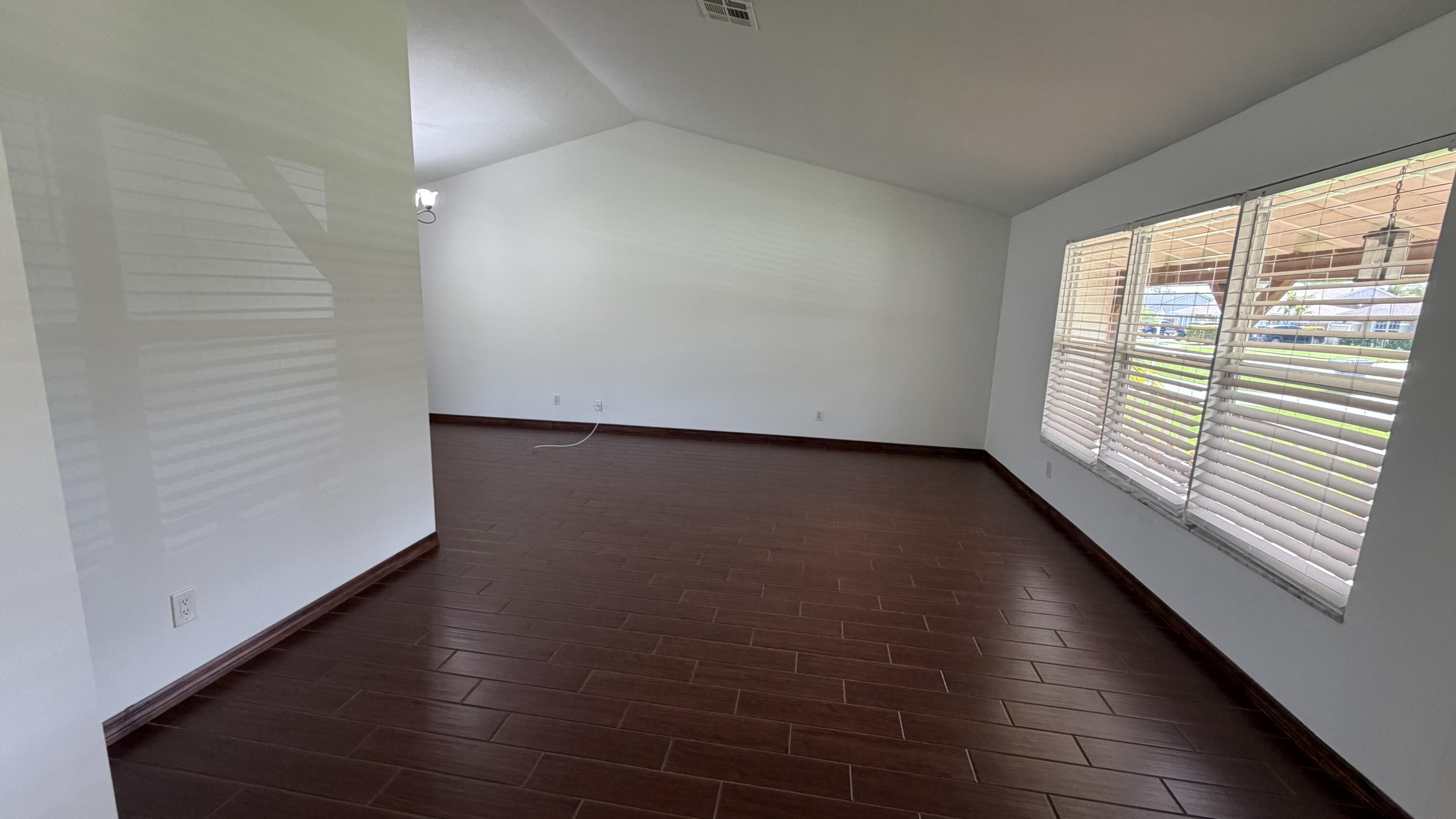 SUGAR POND MANOR OF WELLINGTON - Residential