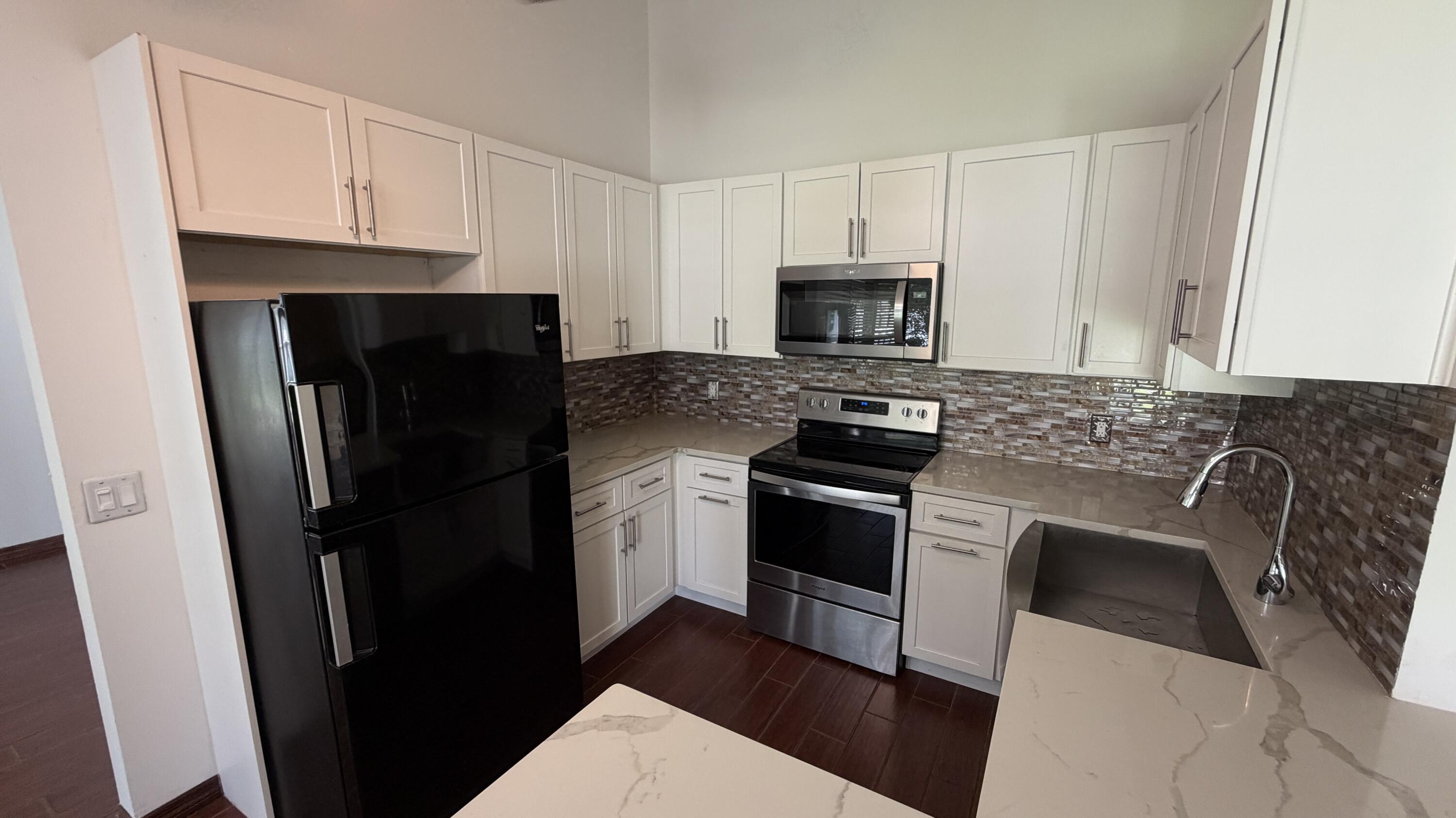 SUGAR POND MANOR OF WELLINGTON - Residential