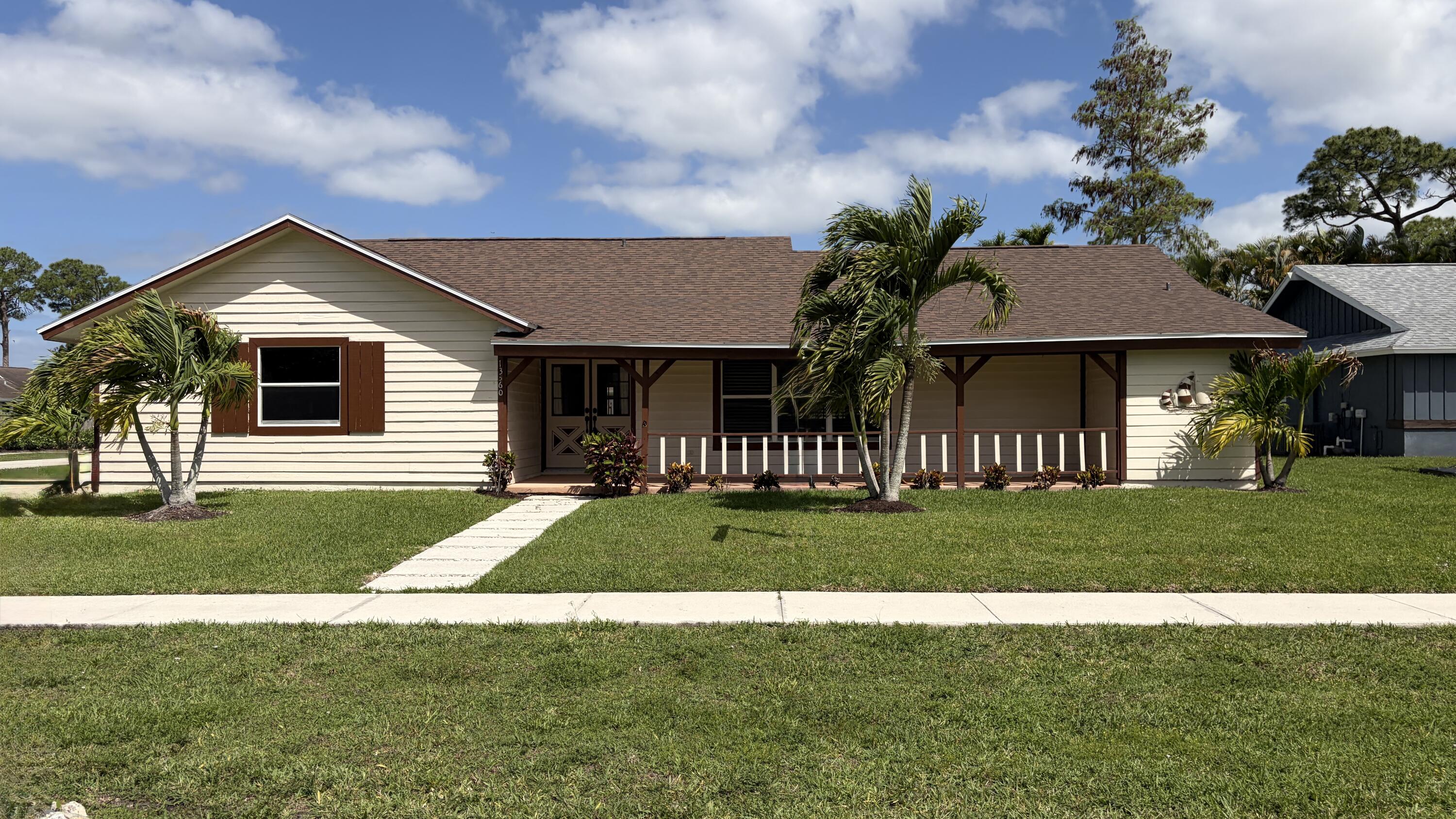 SUGAR POND MANOR OF WELLINGTON - Residential