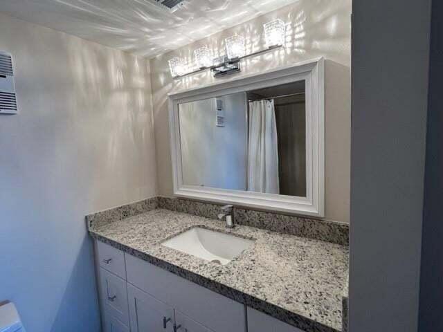 250 JACARANDA Drive 810