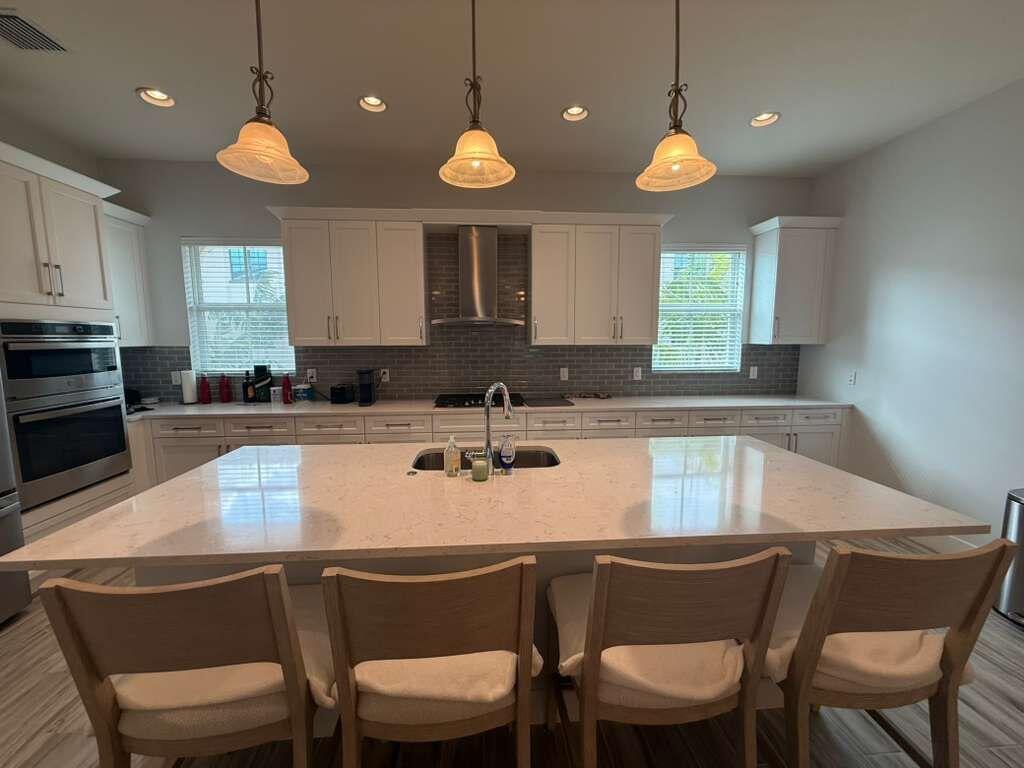 ALTON NEIGHBORHOOD - Residential Lease