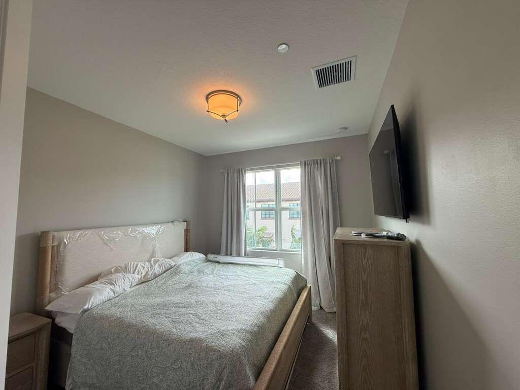 ALTON NEIGHBORHOOD - Residential Lease