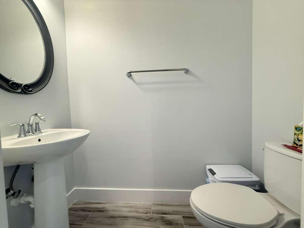 ALTON NEIGHBORHOOD - Residential Lease