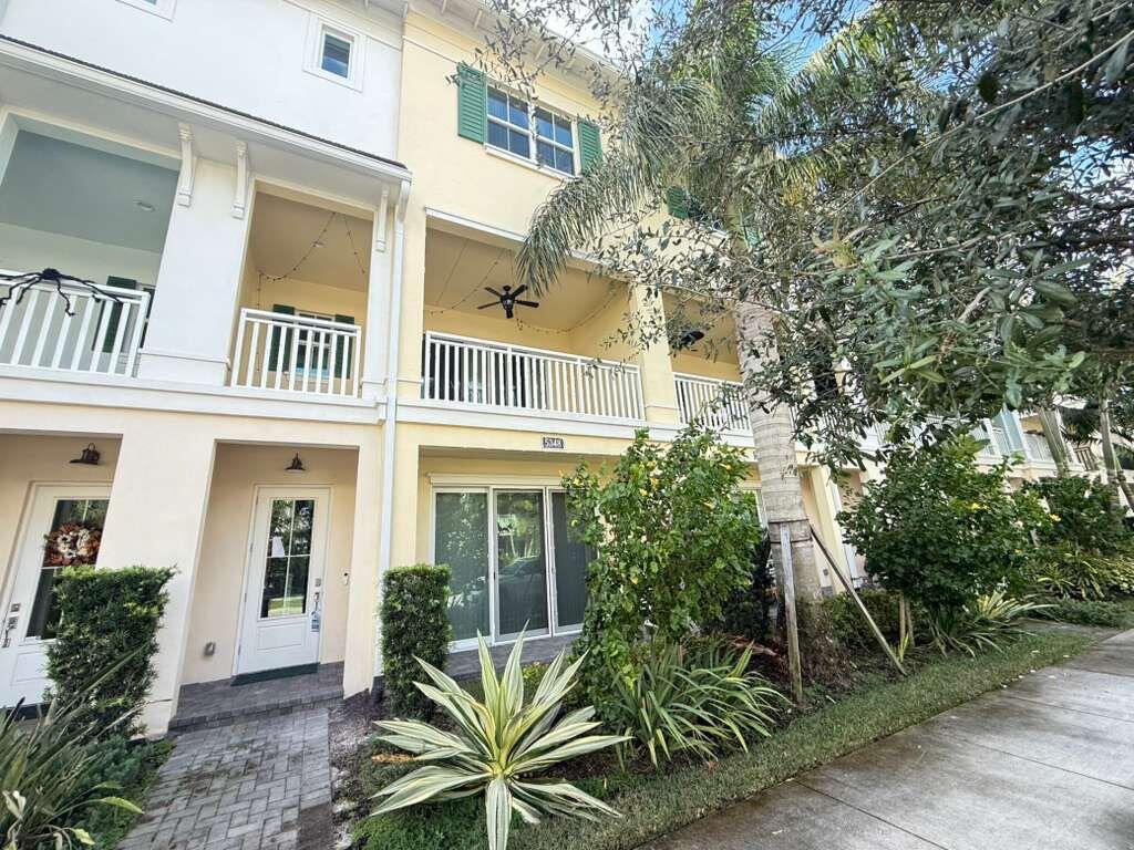 ALTON NEIGHBORHOOD - Residential Lease