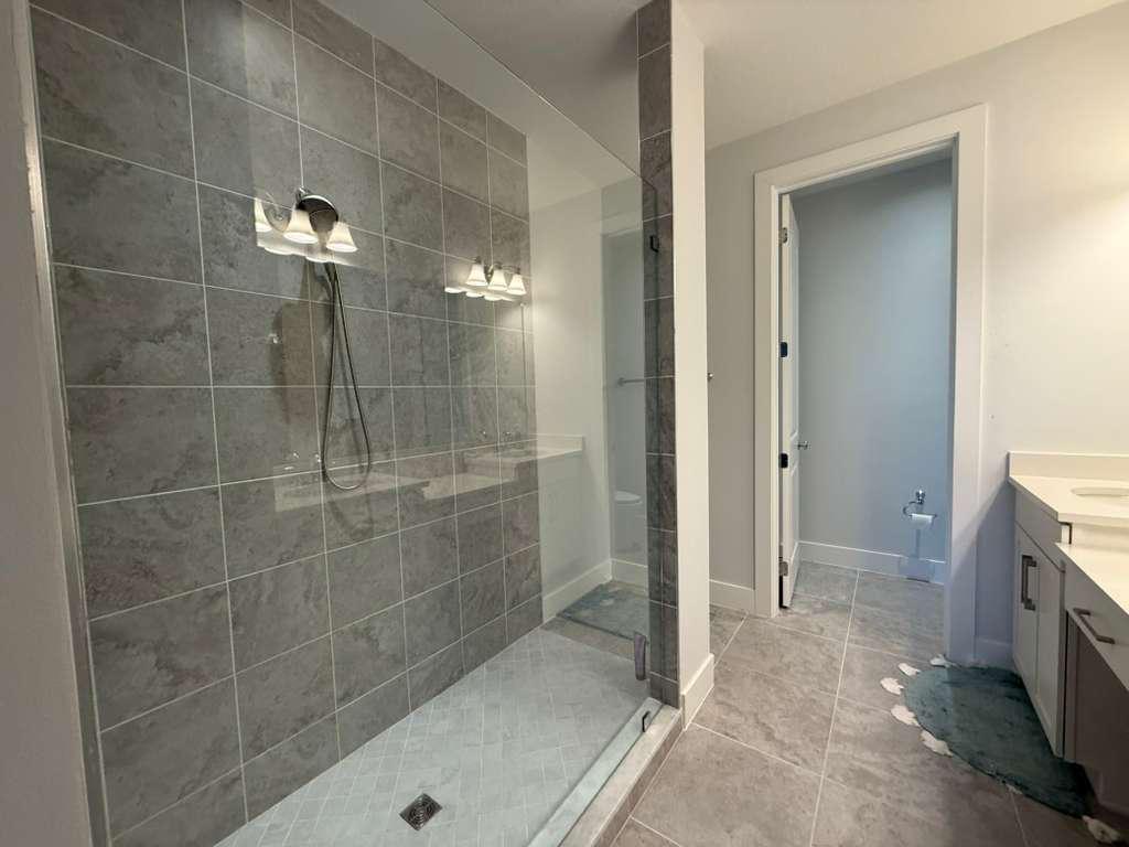 ALTON NEIGHBORHOOD - Residential Lease