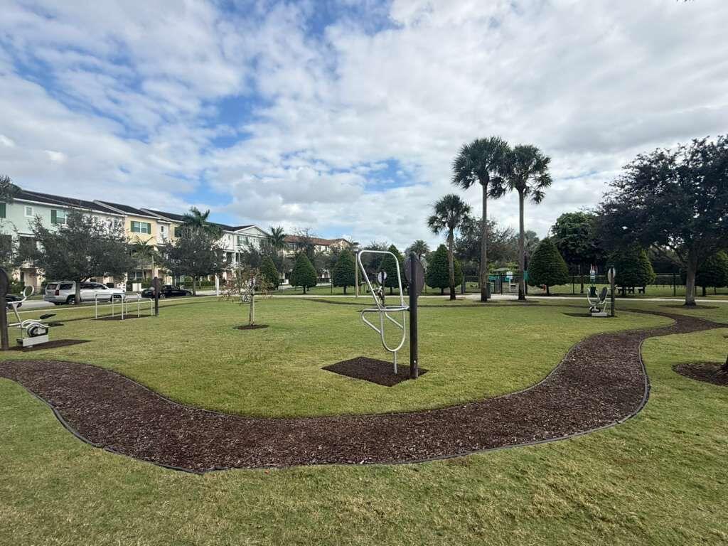 ALTON NEIGHBORHOOD - Residential Lease