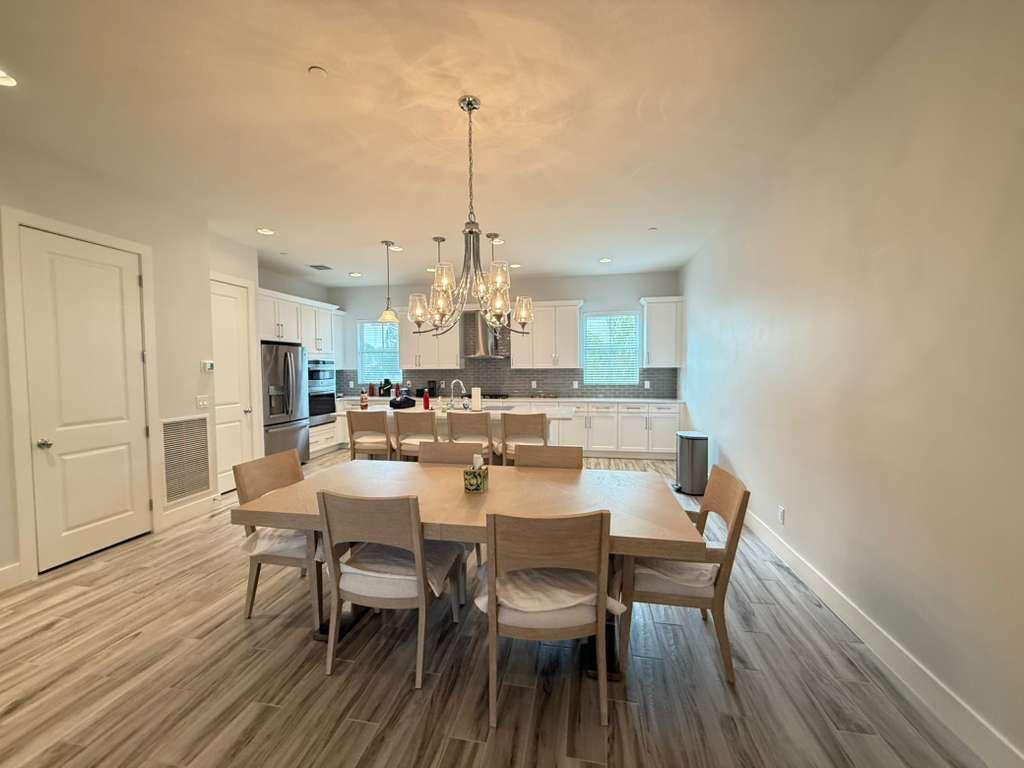 ALTON NEIGHBORHOOD - Residential Lease