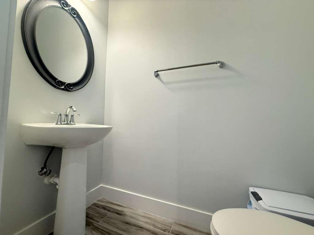 ALTON NEIGHBORHOOD - Residential Lease