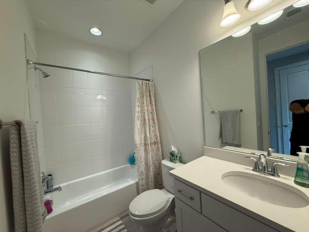 ALTON NEIGHBORHOOD - Residential Lease