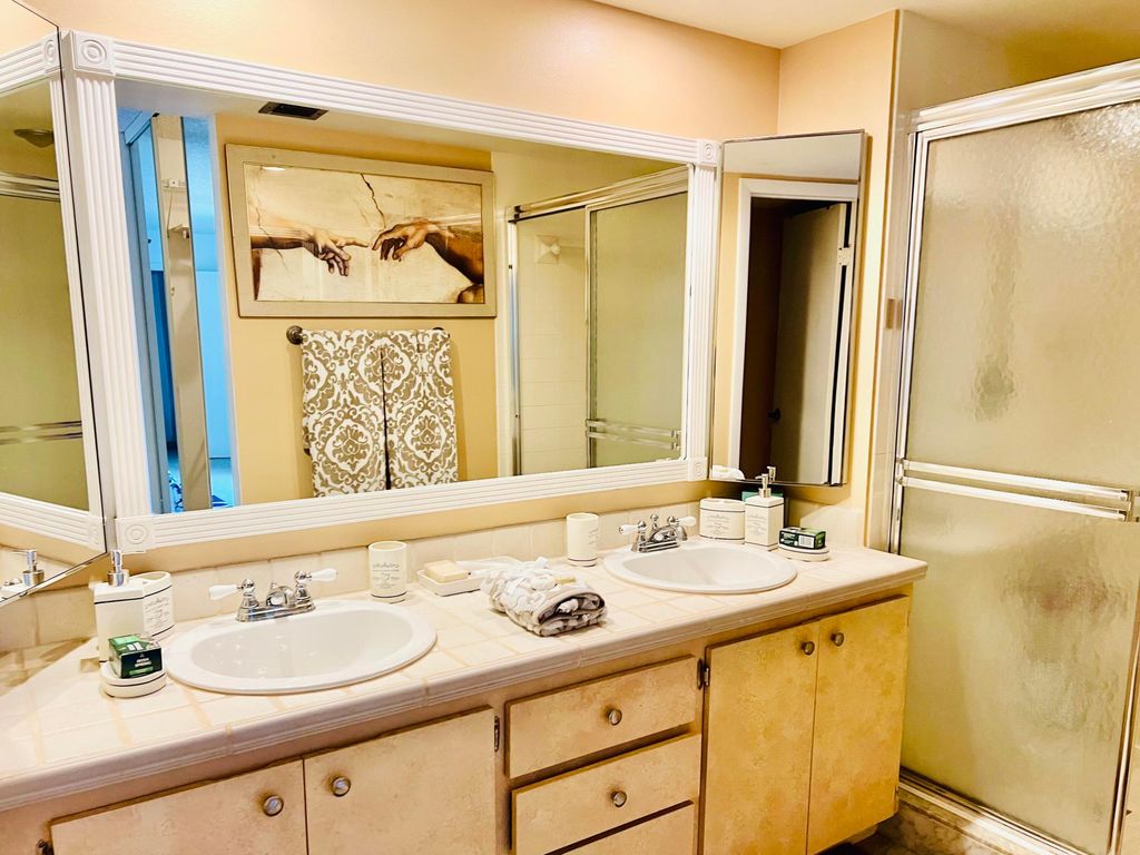 Photo of 626 6th Ter, Palm Beach Gardens, FL 33418 (MLS # R10989915)